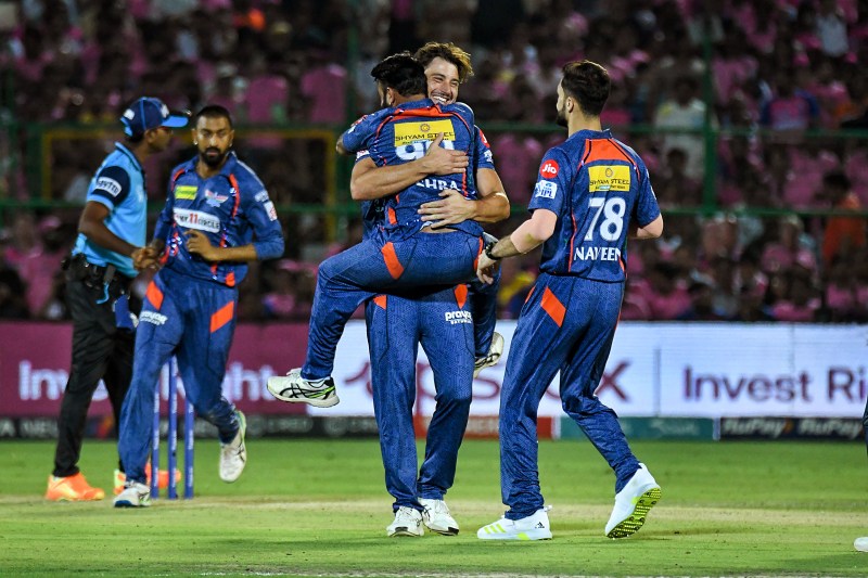 Live Cricket 10 Over