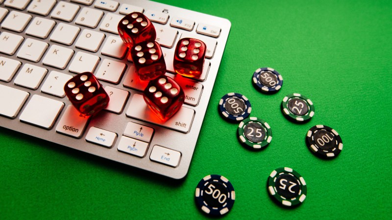 Play Online Roulette With Others